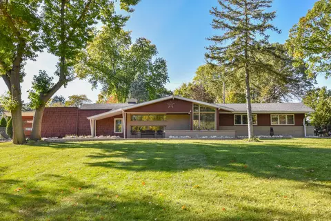 n61w16042 Beechwood, Menomonee Falls, WI 53051