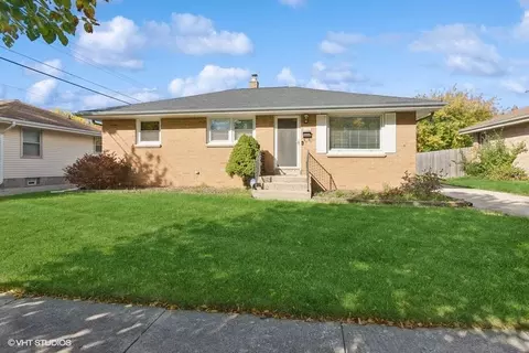 10442 W Rohr, Milwaukee, WI 53225
