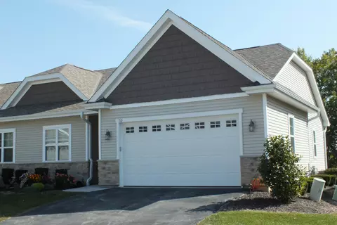 710 Keystone #606, Waukesha, WI 53189