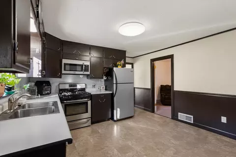 2432 S 84th, West Allis, WI 53227