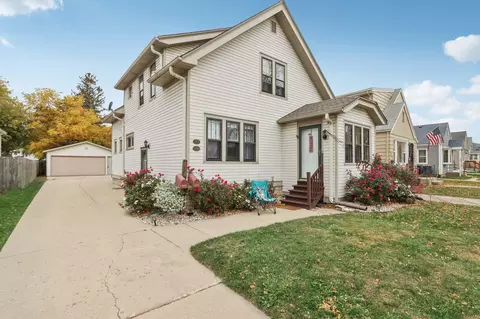 2449 S 68th, West Allis, WI 53219