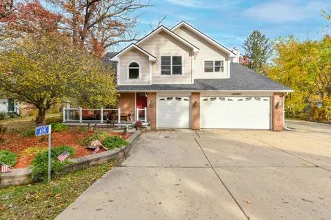 614 Indian Pt, Twin Lakes, WI 53181