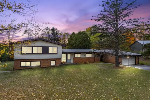 4721 Timbercrest, Cedarburg, WI 53012