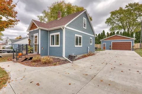 523 S 18th, West Bend, WI 53095