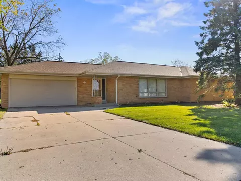 7710 N Chadwick, Glendale, WI 53217