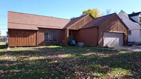 1000 S 86th, West Allis, WI 53214