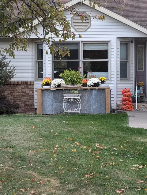 151 Cornforth, La Crescent, MN 55947