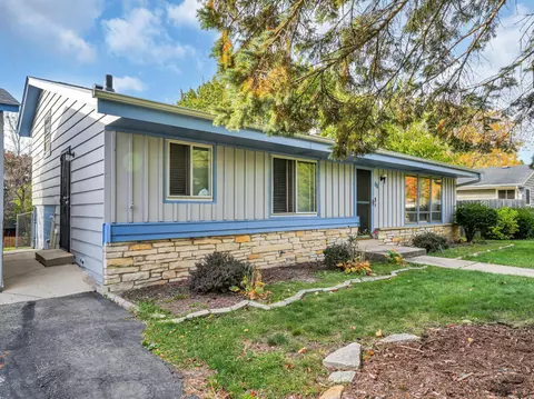 110 Oregon, Racine, WI 53405