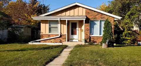 340 Estberg, Waukesha, WI 53186
