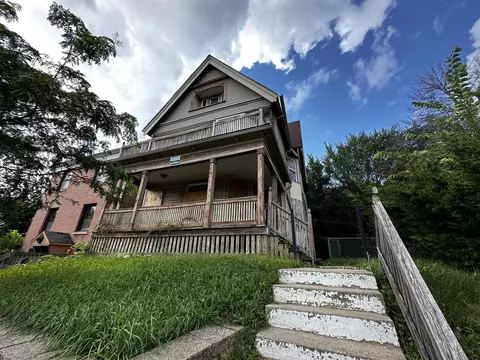 3706 W Lisbon, Milwaukee, WI 53208