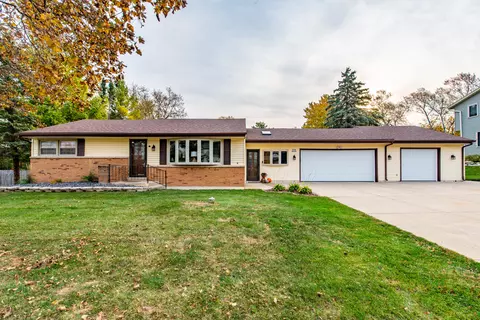 w178n5172 Roseway, Menomonee Falls, WI 53051