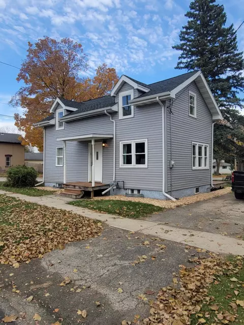 215 Dewey, Watertown, WI 53094