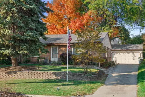 4520 W Kinnickinnic Riv, Milwaukee, WI 53219