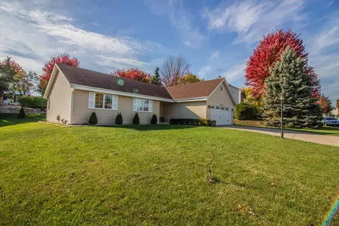 w141n4929 Golden Flds, Menomonee Falls, WI 53051