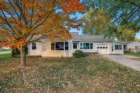 4550 W 8th, Goodview, MN 55987