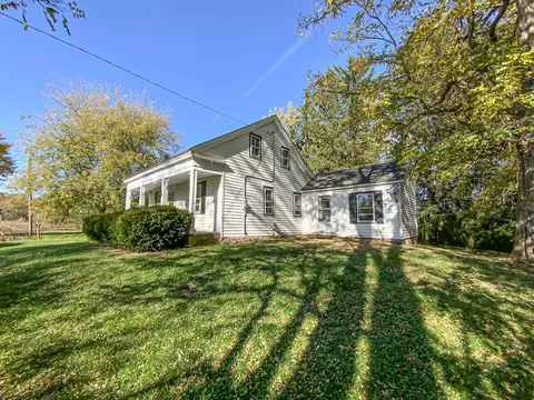 s54w29198 Holiday, Genesee, WI 53189