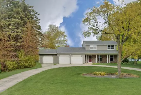 4140 Dry Gulch, Jackson, WI 53037