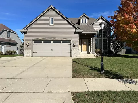 3832 Bayberry, Waukesha, WI 53189