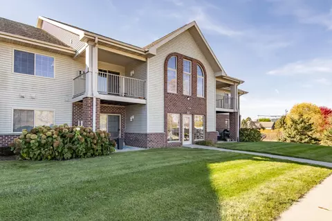 w1064 Marietta Avenue #206, Ixonia, WI 53036