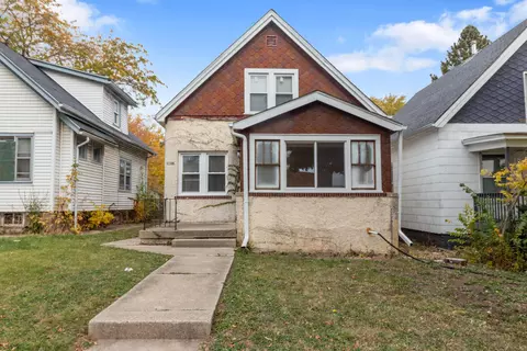 3110 W Cameron, Milwaukee, WI 53209