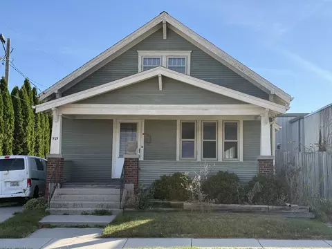 929 S 14th, Manitowoc, WI 54220