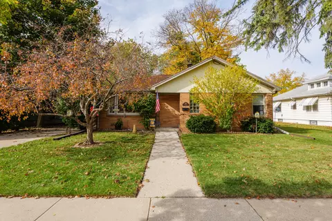326 Blaine, Racine, WI 53405