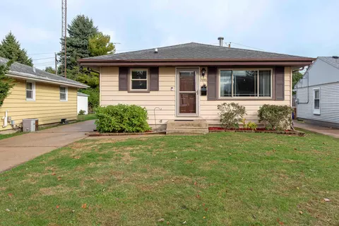 7733 10th, Kenosha, WI 53143