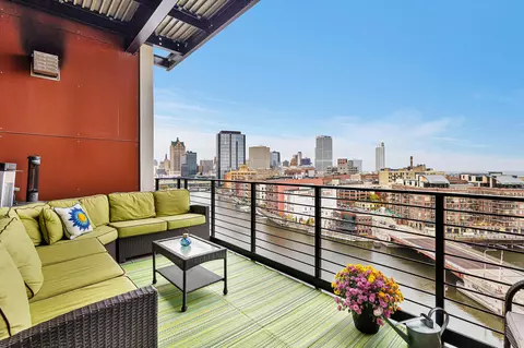 106 W Seeboth #1004, Milwaukee, WI 53204