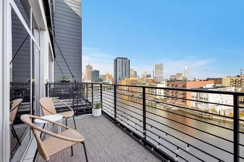 106 W Seeboth #816, Milwaukee, WI 53204