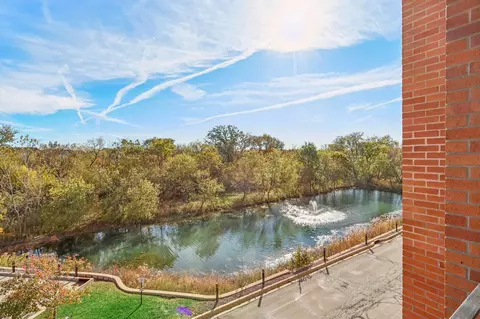 15295 W Library #202, New Berlin, WI 53151