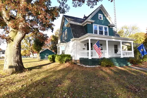 14 E 2nd, Elkhorn, WI 53121