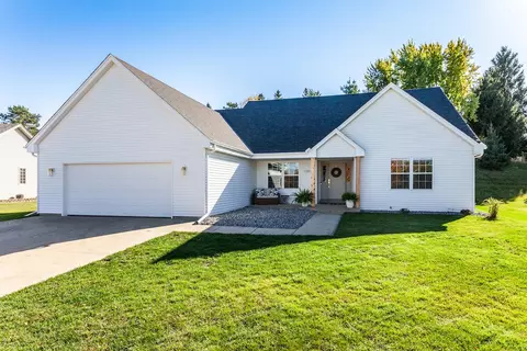 1281 Orchard, Oconomowoc, WI 53066