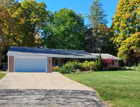 6951 N Glen Shr, Glendale, WI 53209