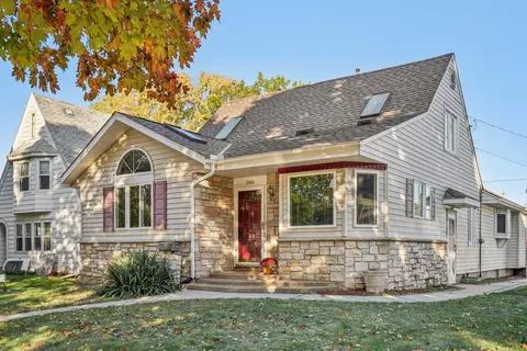 3960 S Lipton, Saint Francis, WI 53235