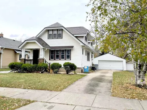 5310 W W Wls, Milwaukee, WI 53208