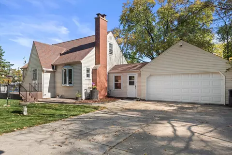 4076 S 84th, Greenfield, WI 53228