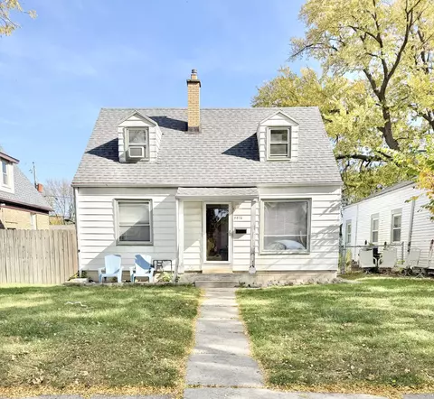 4476 N 22nd, Milwaukee, WI 53209