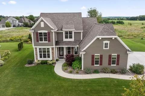 2921 Makou, Waukesha, WI 53189