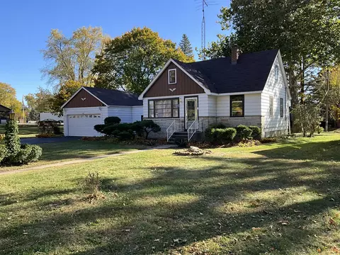 732 E Salem, Silver Lake, WI 53170