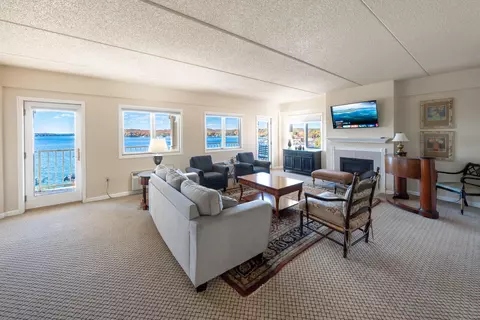335 Wrigley #405.6, Lake Geneva, WI 53147