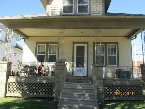 1214 Goold, Racine, WI 53402