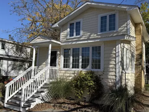 n1736 West Beach Drive, Linn, WI 53147