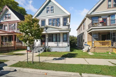 1332 W Dakota, Milwaukee, WI 53215