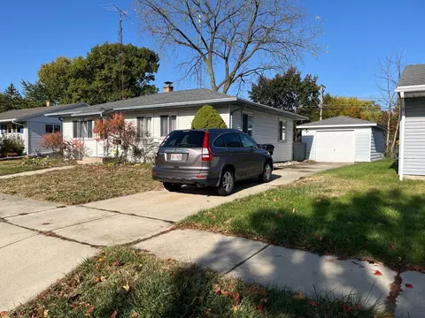 2830 Pinehurst, Racine, WI 53403