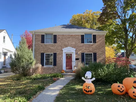 2504 N 73rd, Wauwatosa, WI 53213