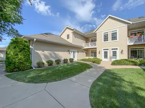 w397n5972 Autumn Woods, Oconomowoc, WI 53066