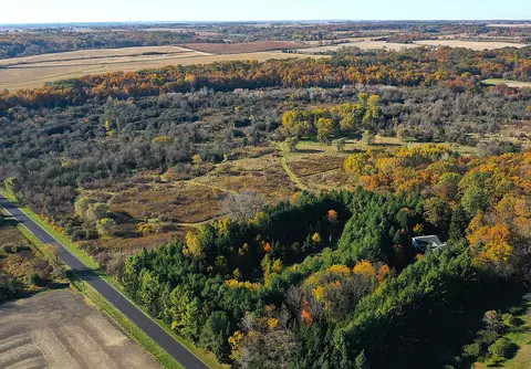 n6391 Hargraves Road, Spring Prairie, WI 53105