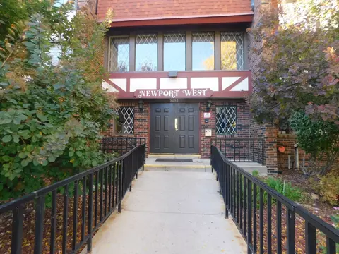 5253 N Lovers Ln #222, Milwaukee, WI 53225
