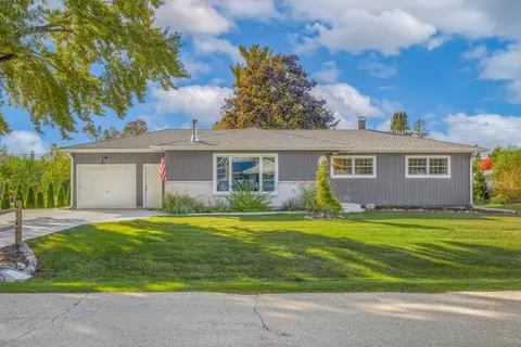 211 Grace, Walworth, WI 53184