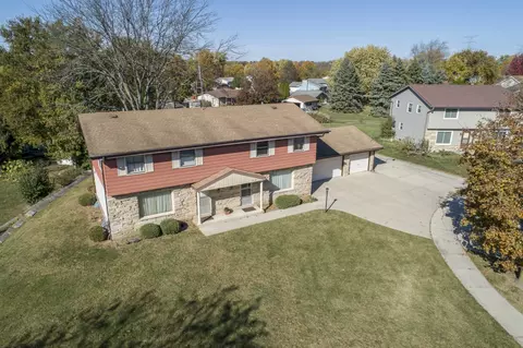 1408 Fleetfoot #1410, Waukesha, WI 53186